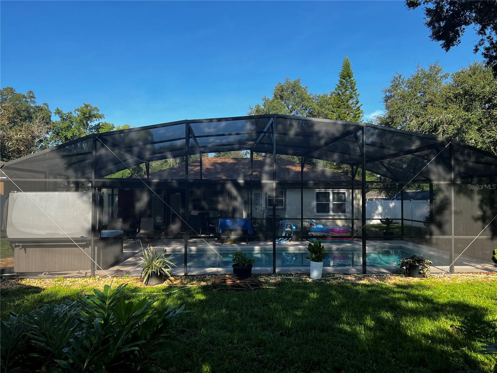 2427 Princeton Ave Property Photo 8
