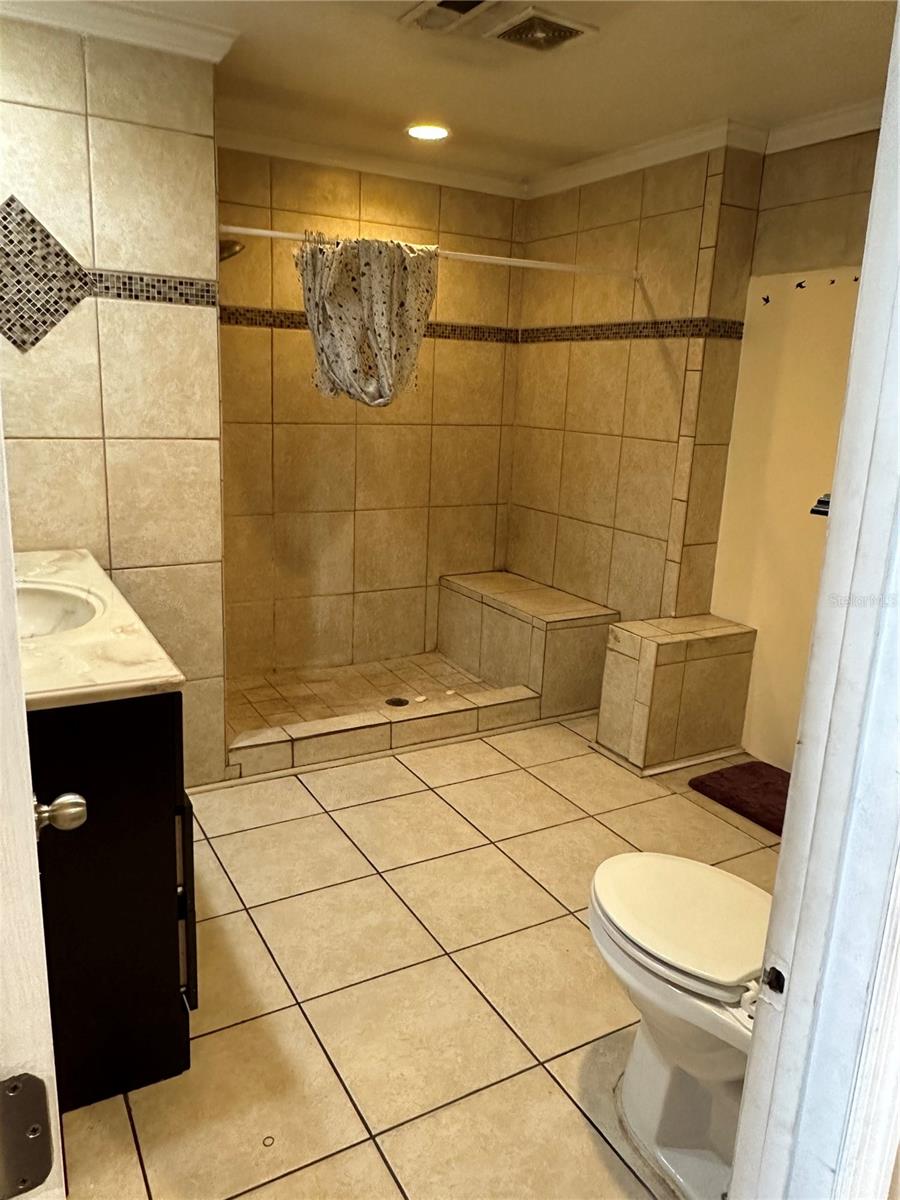 2427 Princeton Ave Property Photo 11