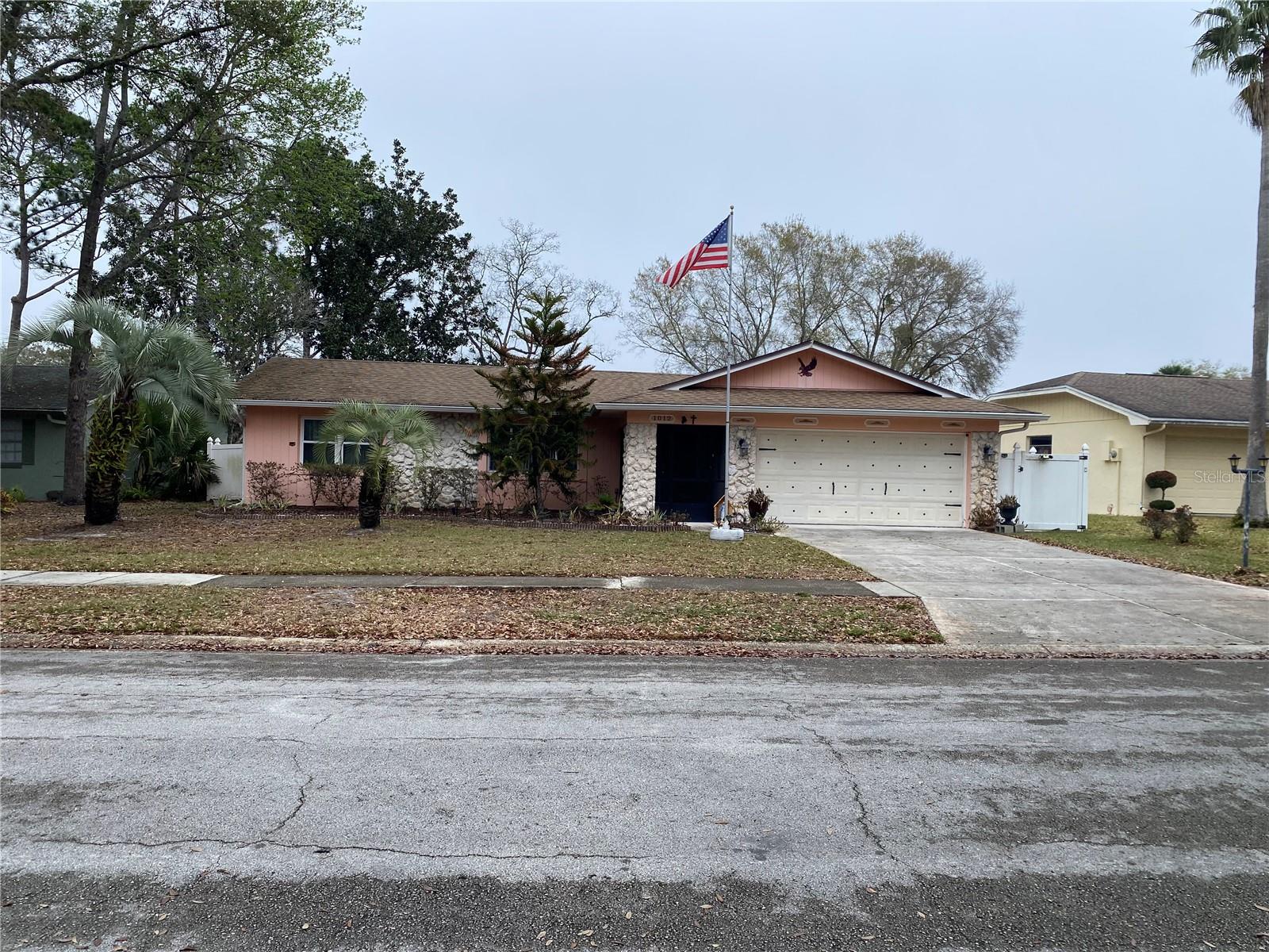 1012 FOREST CIR