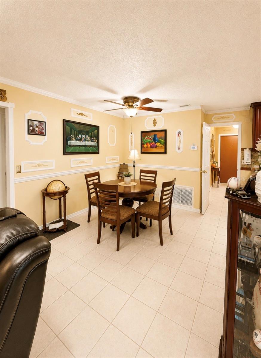 1012 Forest Cir Property Photo 8