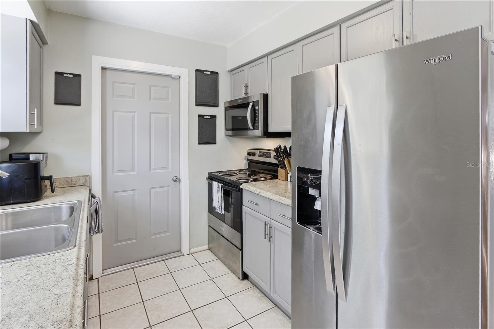 1907 Leslie Ann Ln Property Photo 8