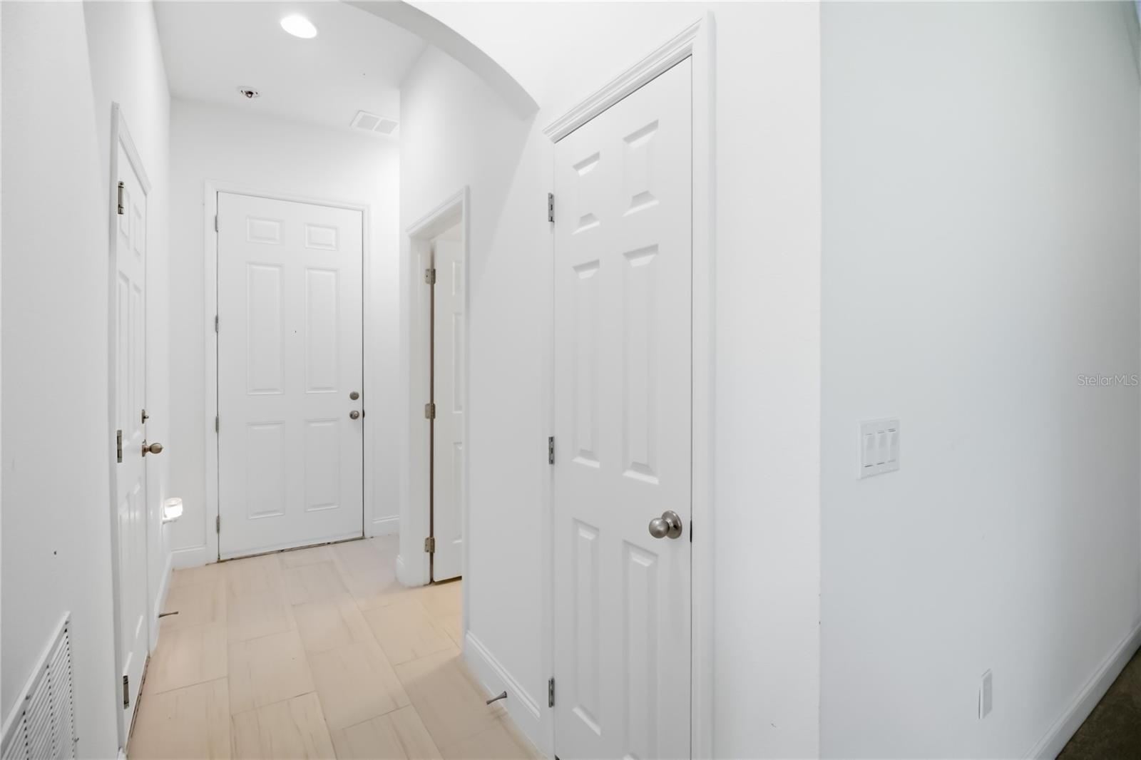 827 Dennis Ave Property Photo 3