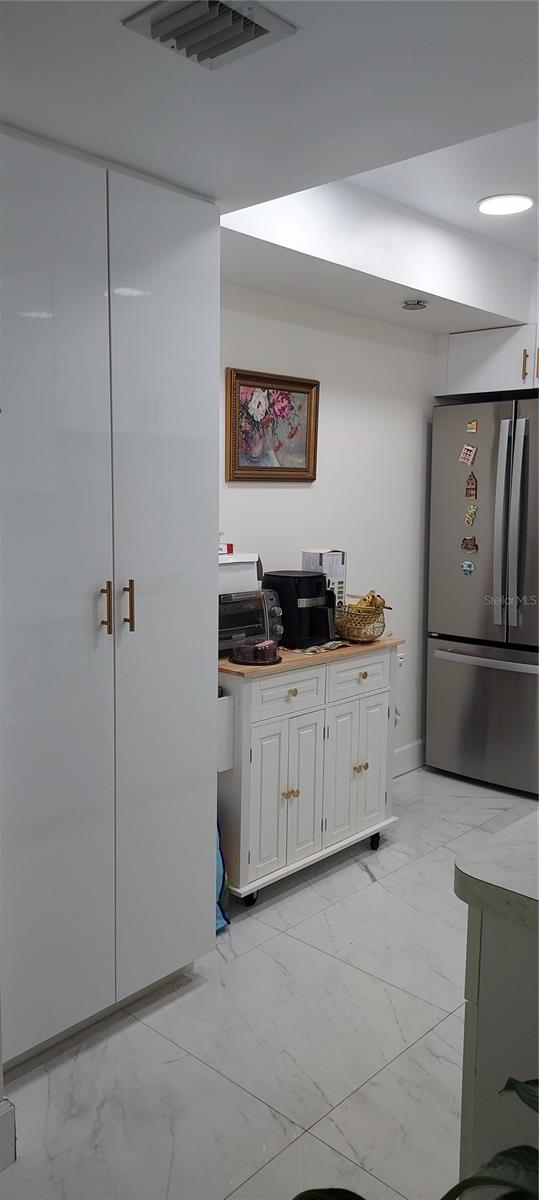 1000 Saint Charles Pl #209 Property Photo 18