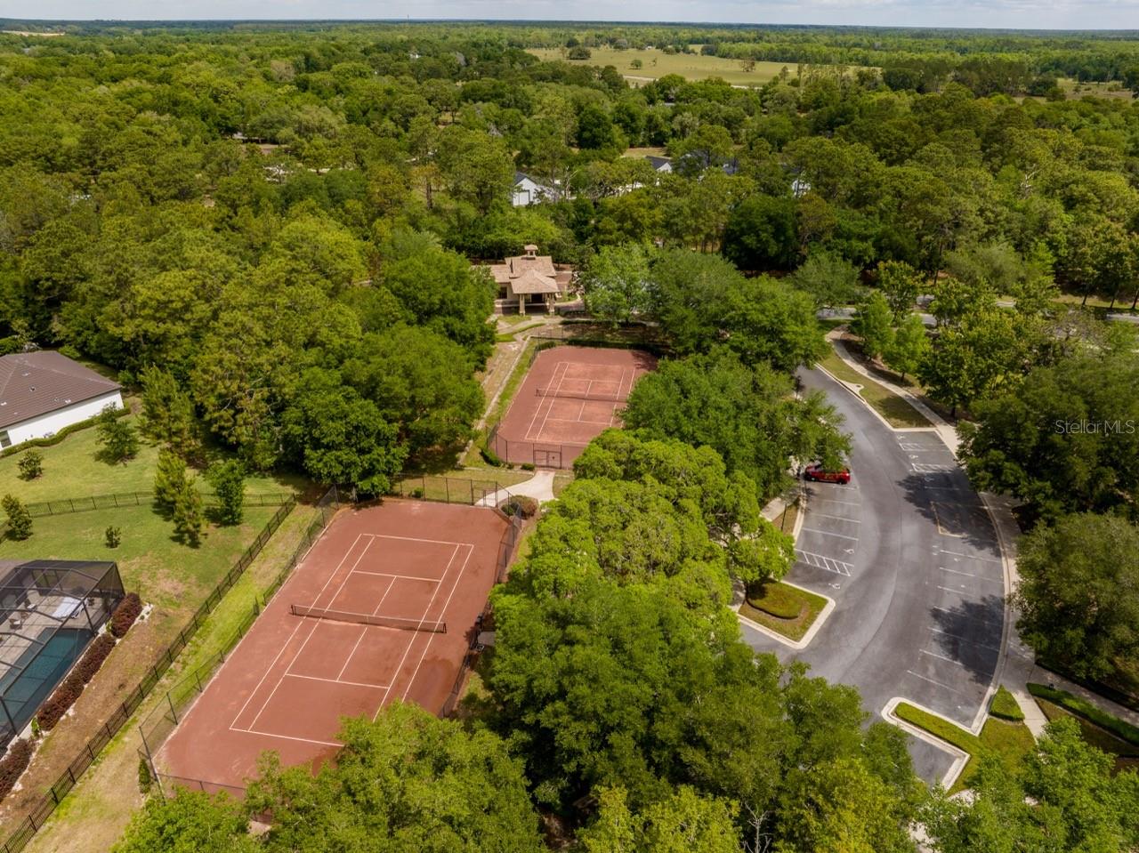 25609 Hawks Run Ln Property Photo 35