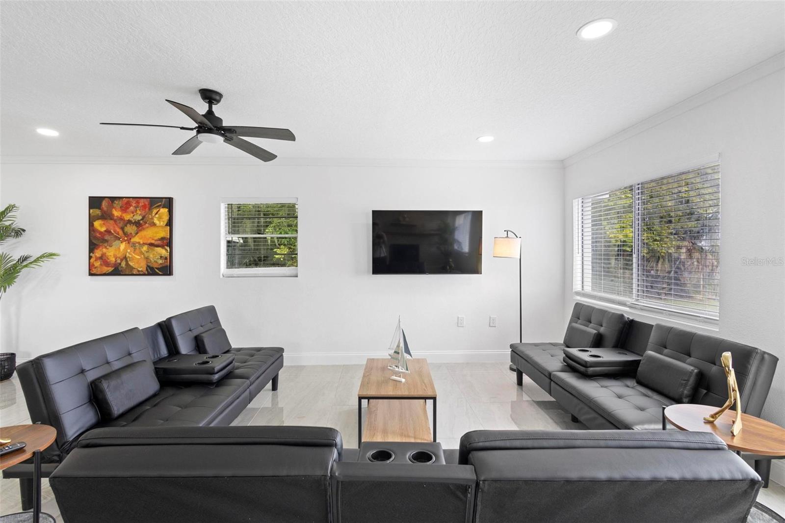 1824 Lake St Property Photo 8