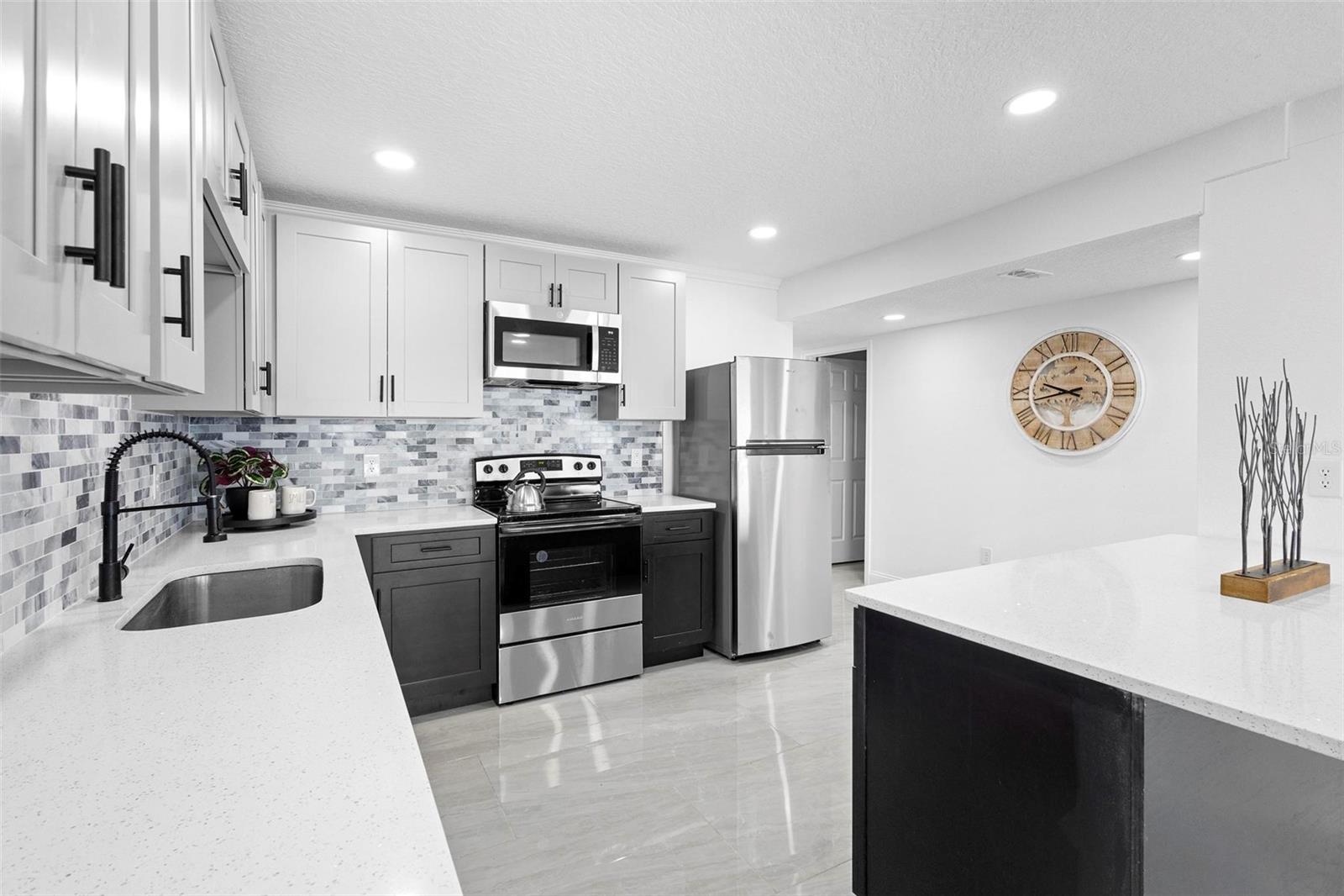 1824 Lake St Property Photo 12