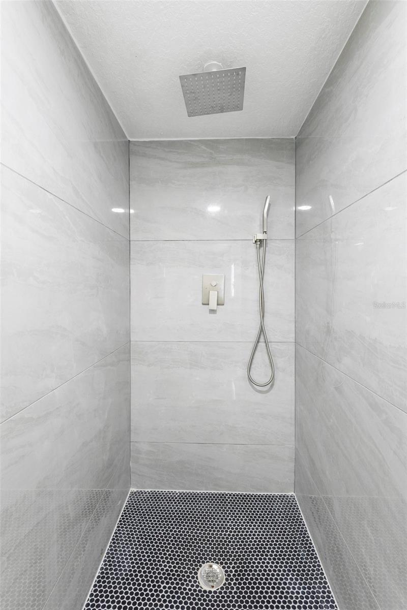 1824 Lake St Property Photo 25