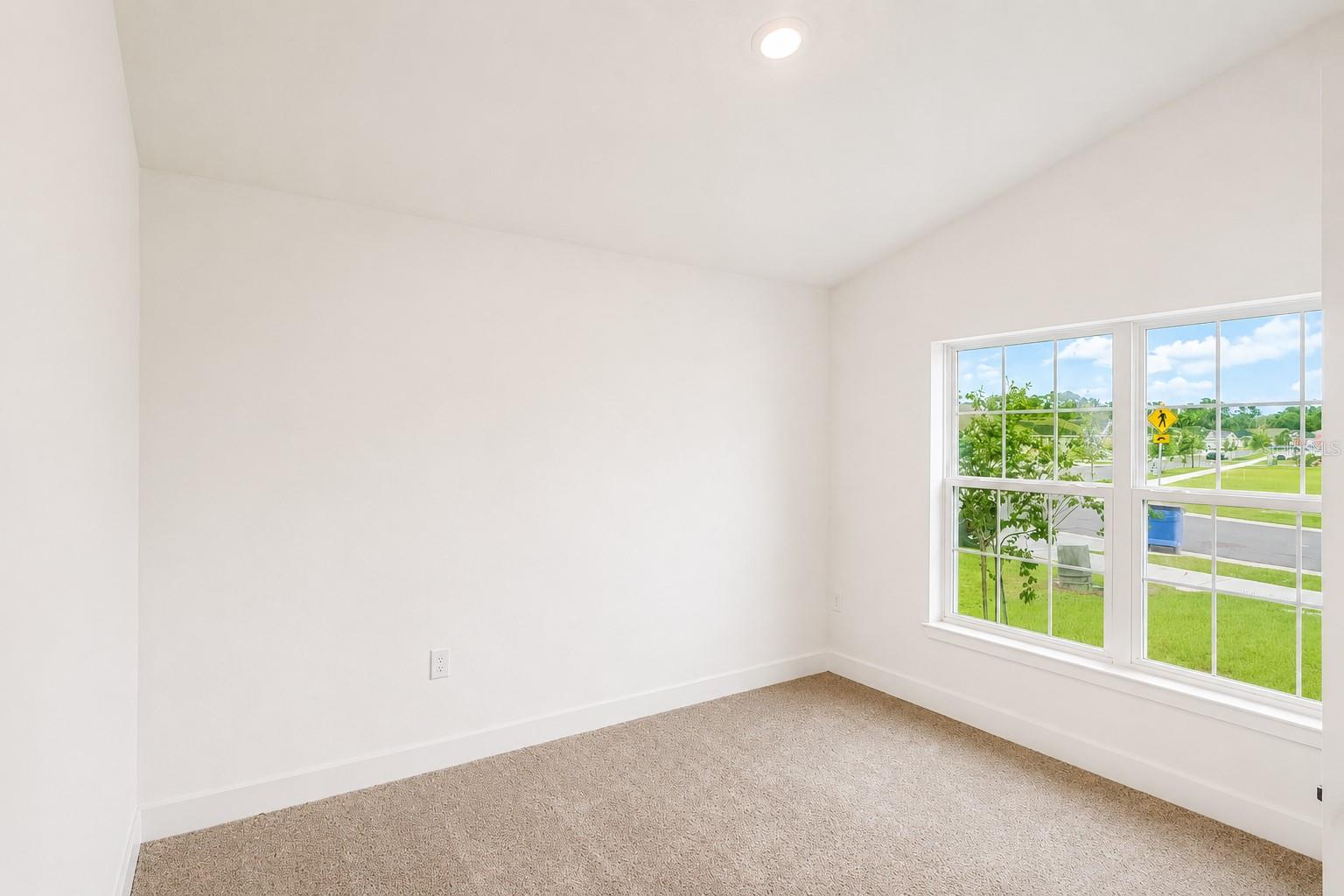 7592 Bent Tree Loop Property Photo 4