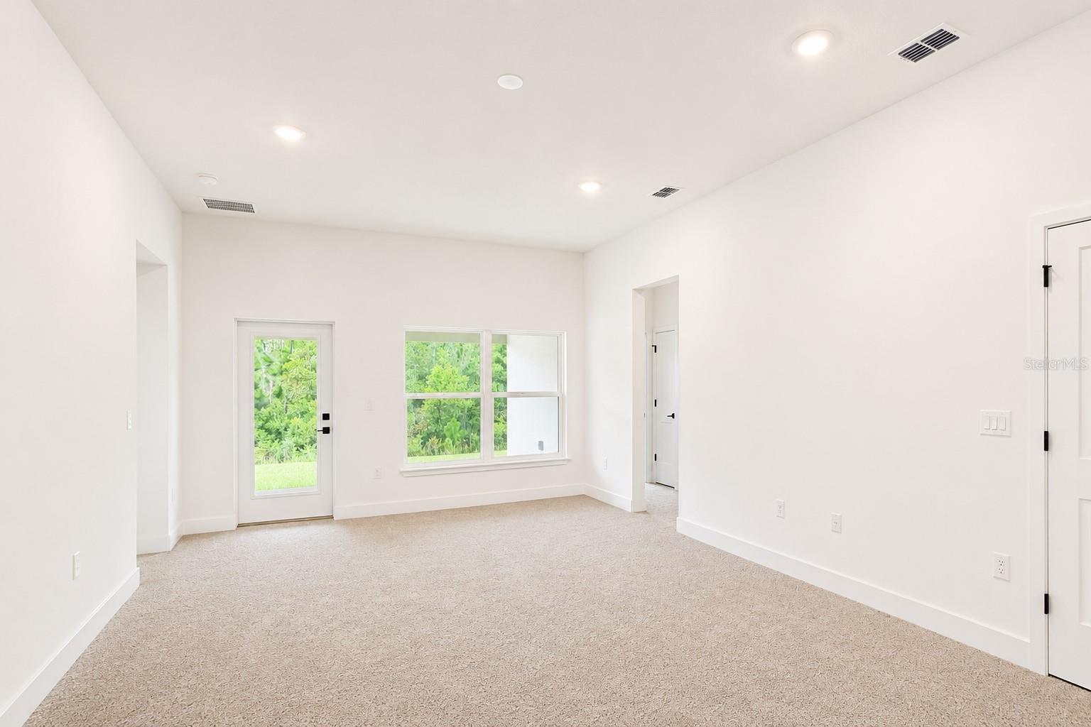 7592 Bent Tree Loop Property Photo 6