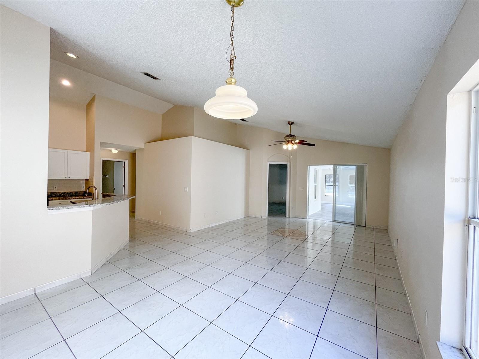1902 Palmetto Pine Ln Property Photo 2