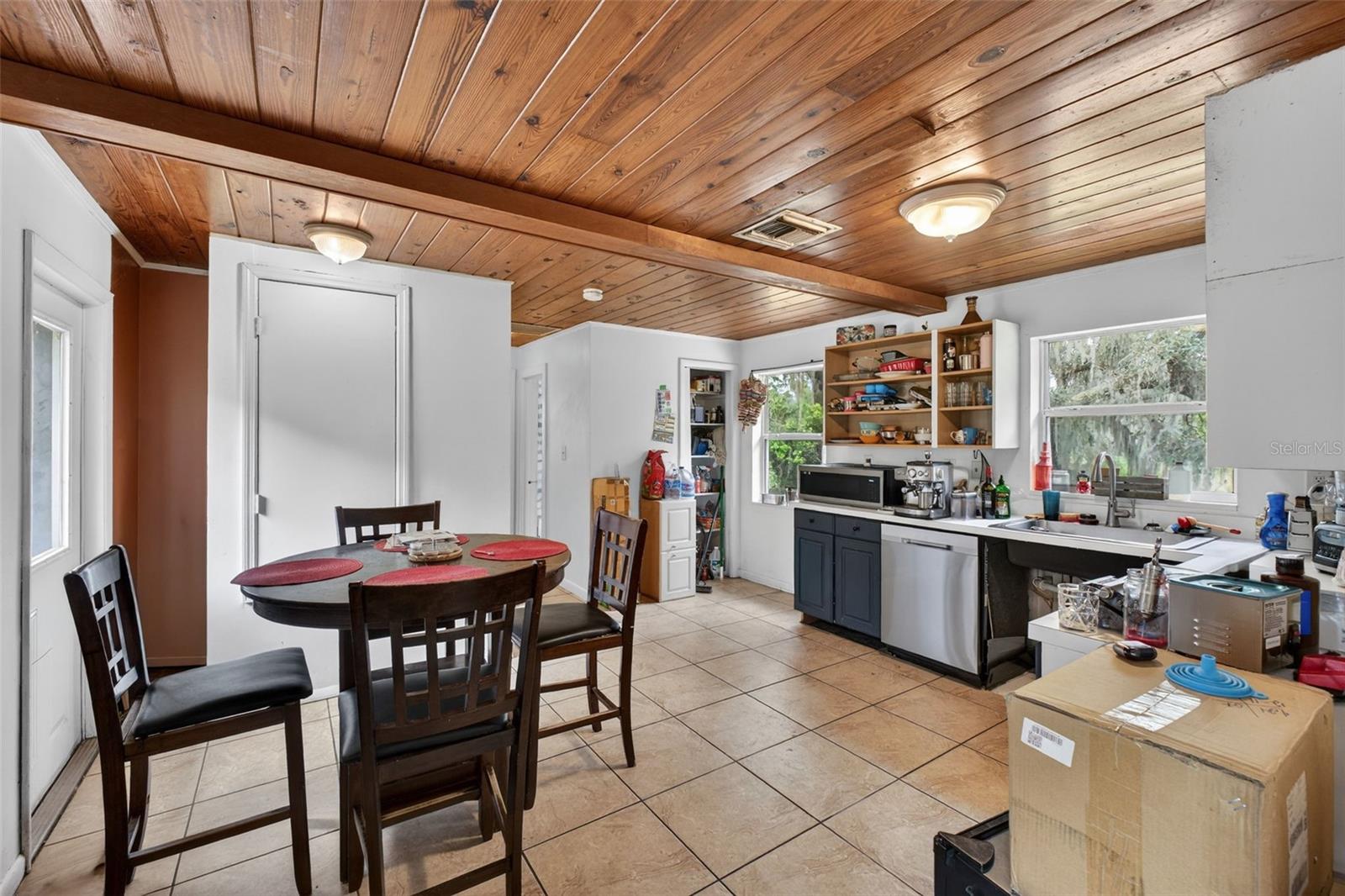 8023 Stone Rd Property Photo 8