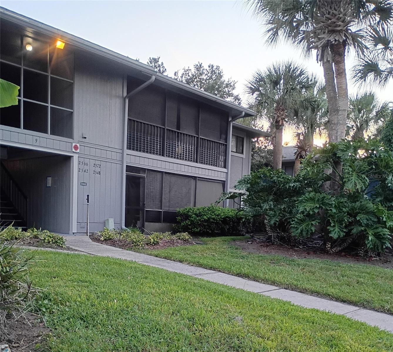 2542 OAK PARK WAY #101
