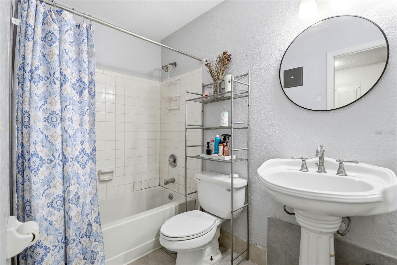 2542 Oak Park Way #101 Property Photo 19