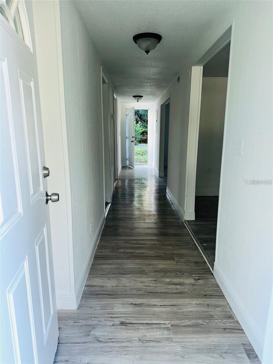 10221 Beam St Property Photo 4
