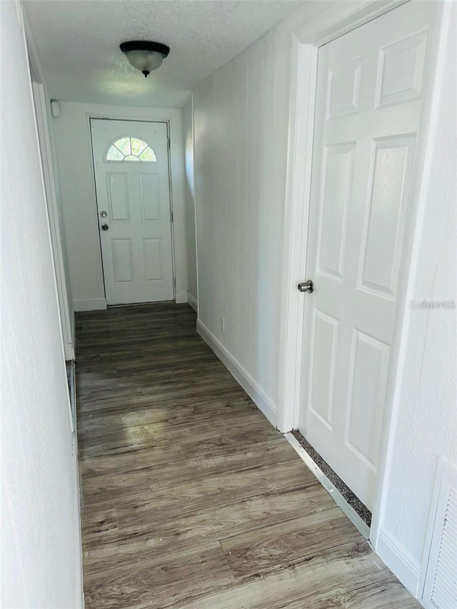 10221 Beam St Property Photo 5