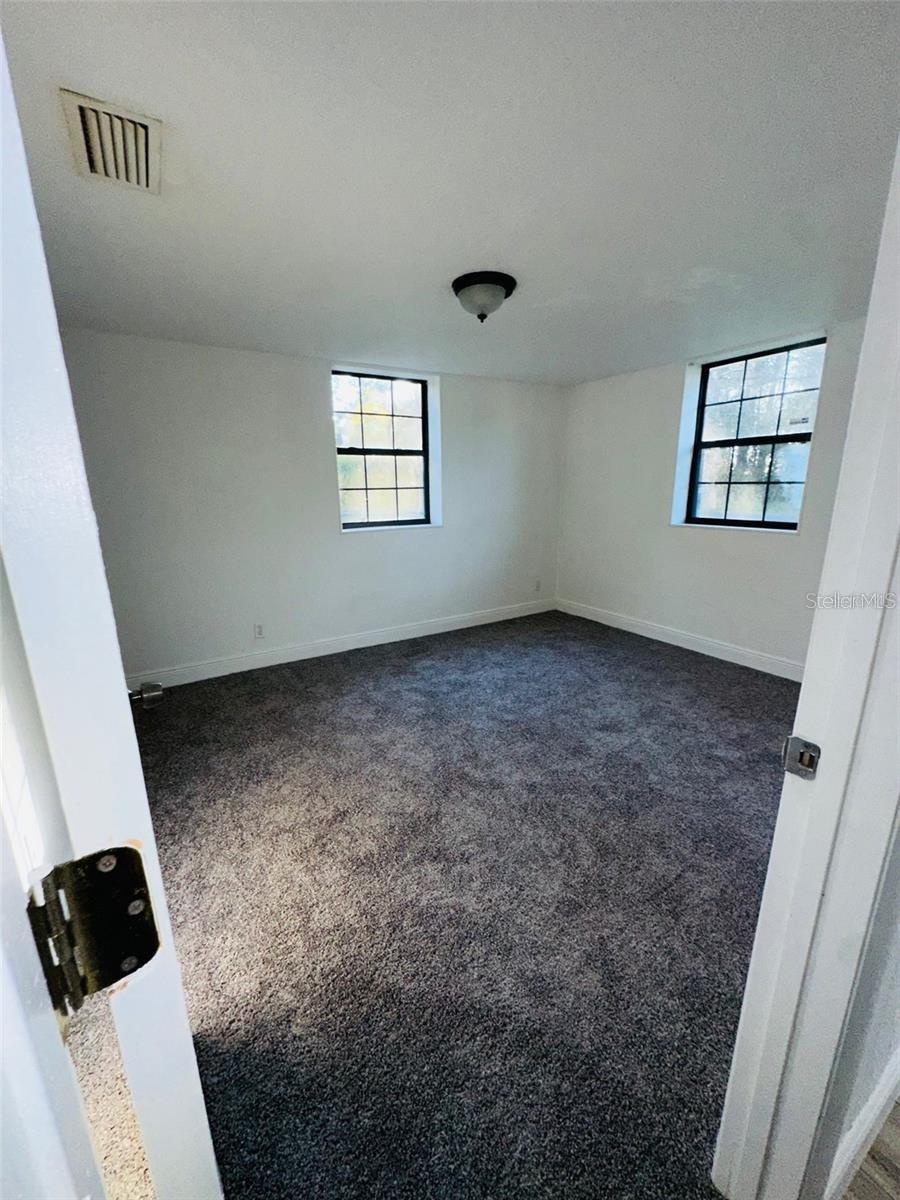10221 Beam St Property Photo 7