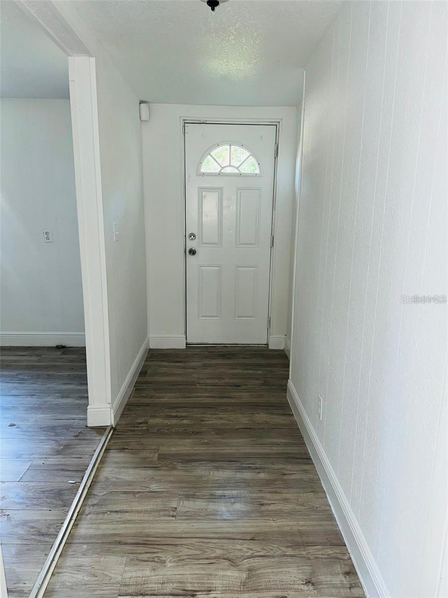 10221 Beam St Property Photo 8