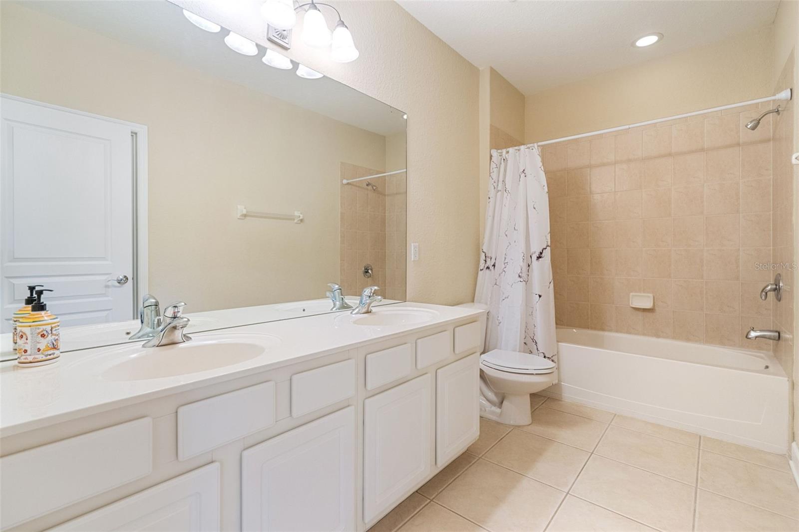 3099 Metro Sevilla Dr #101 Property Photo 44