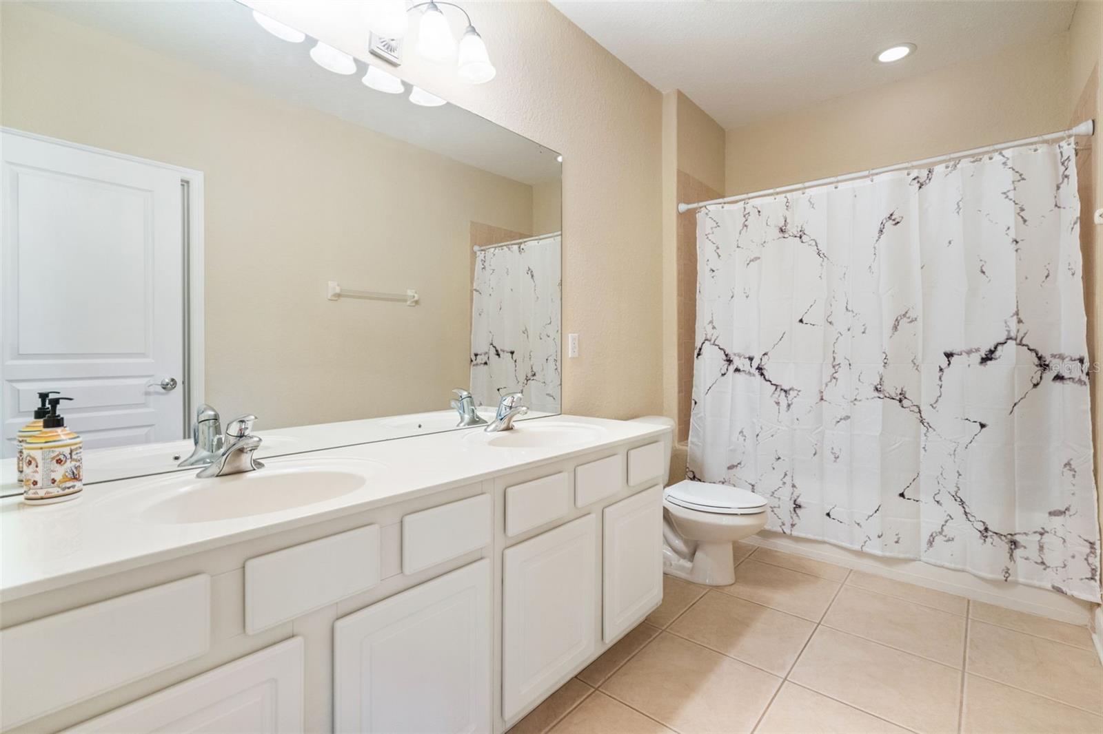3099 Metro Sevilla Dr #101 Property Photo 45