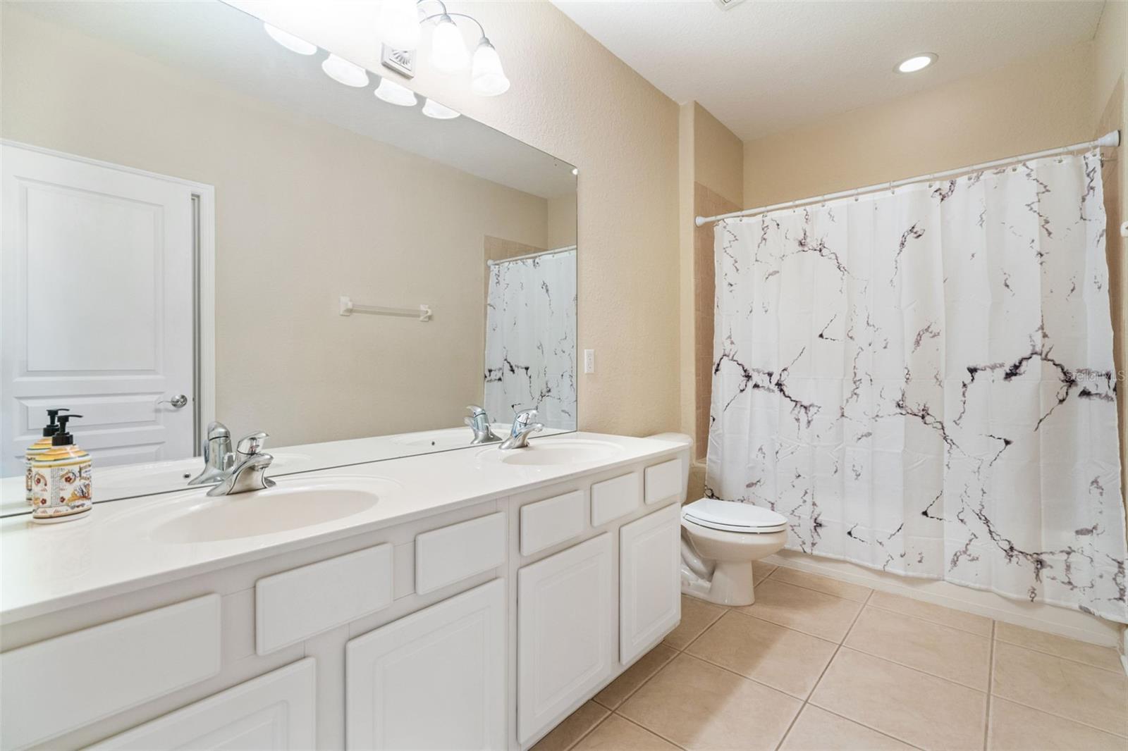 3099 Metro Sevilla Dr #101 Property Photo 46