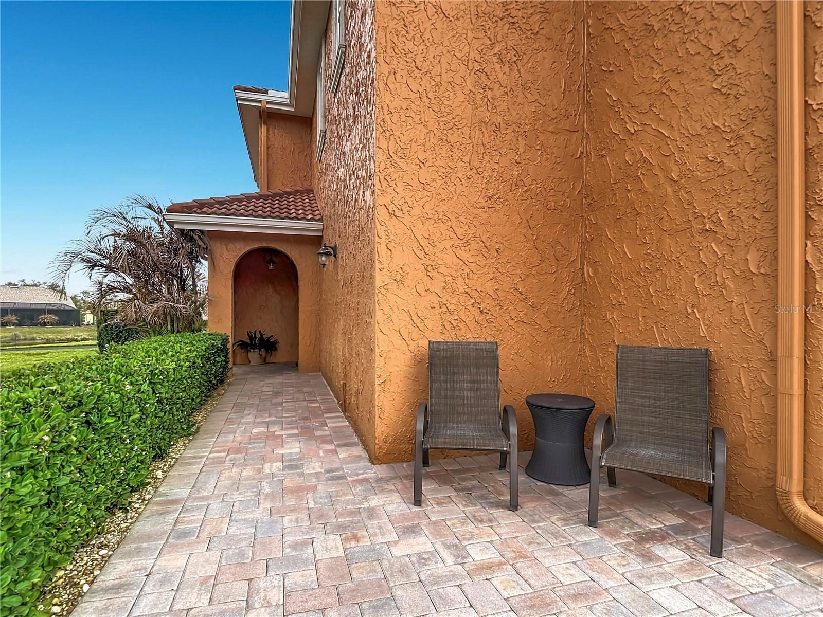 6828 Sombras Way Property Photo 4