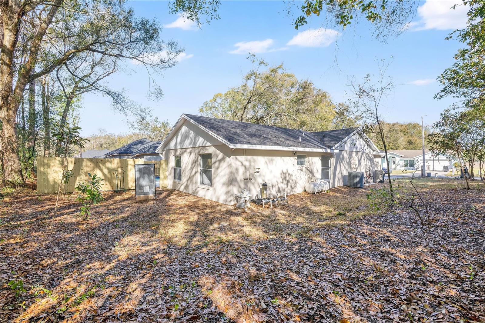 1120 Dunbridge St Property Photo 7
