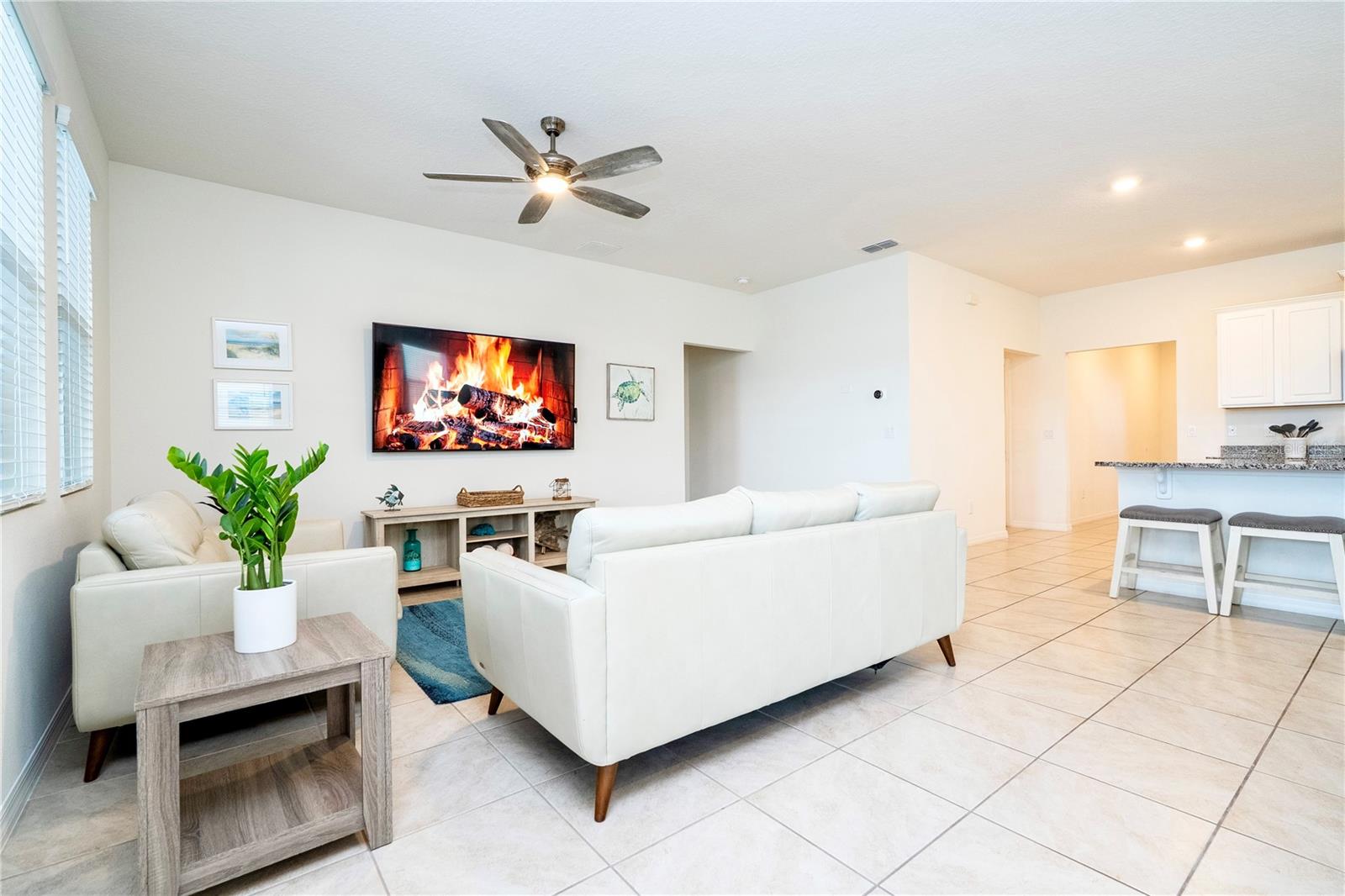 7560 Oakmoss Loop Property Photo 11