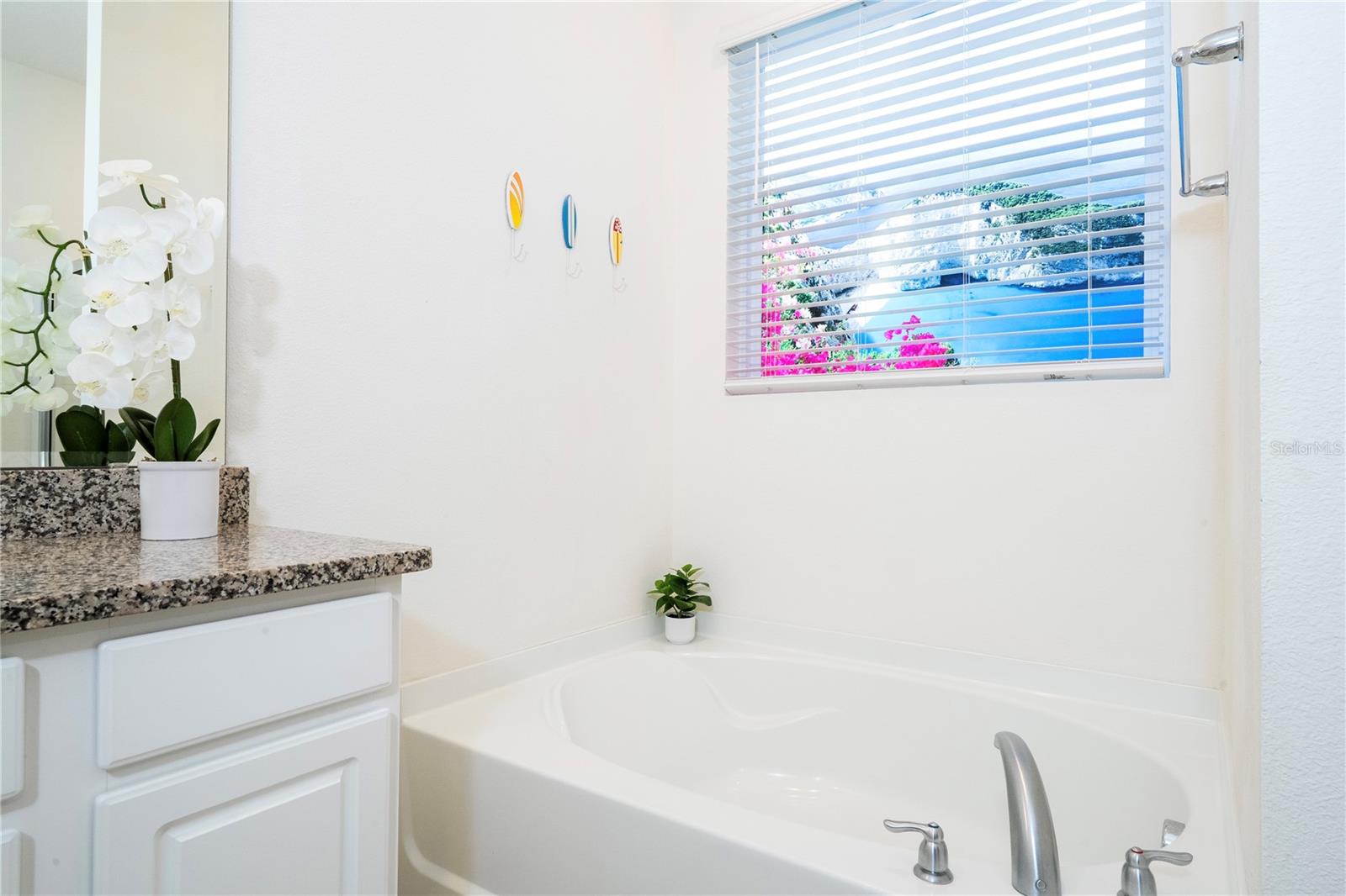 7560 Oakmoss Loop Property Photo 19