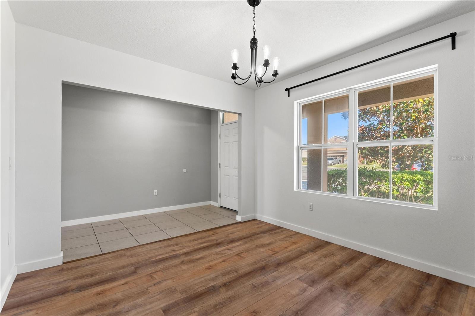 519 Oakhurst Way Property Photo 11
