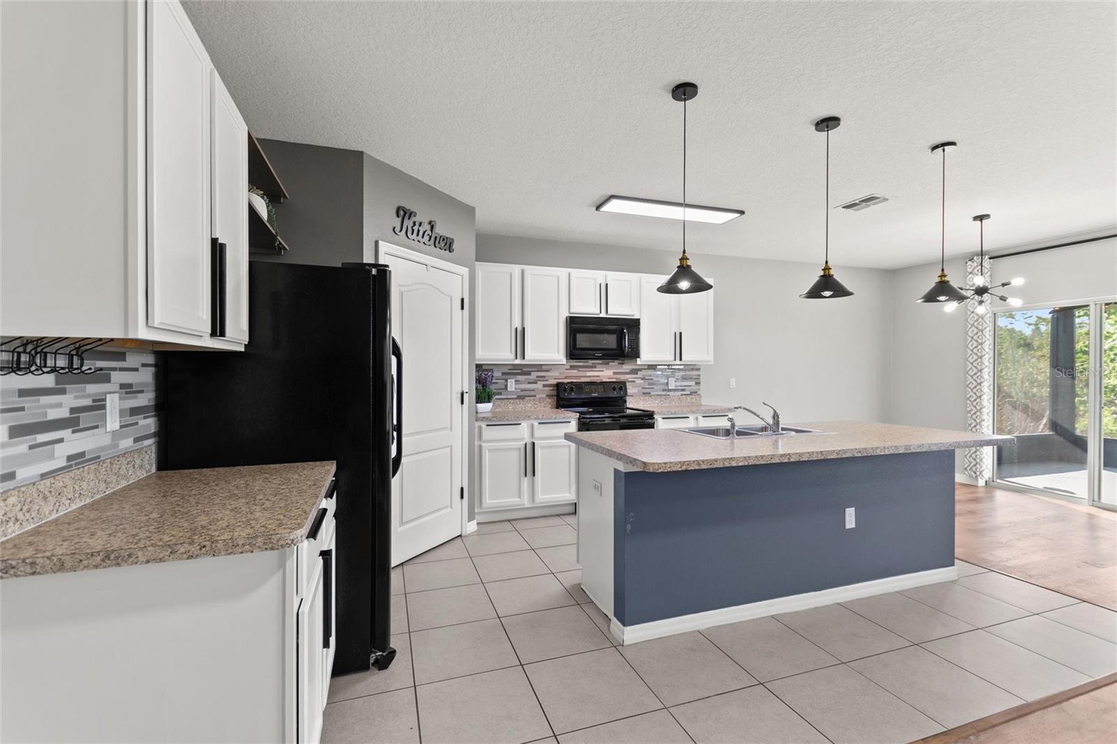 519 Oakhurst Way Property Photo 12