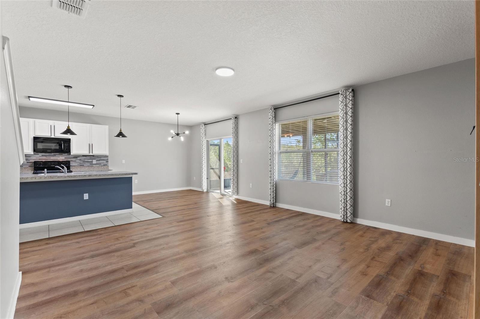 519 Oakhurst Way Property Photo 19