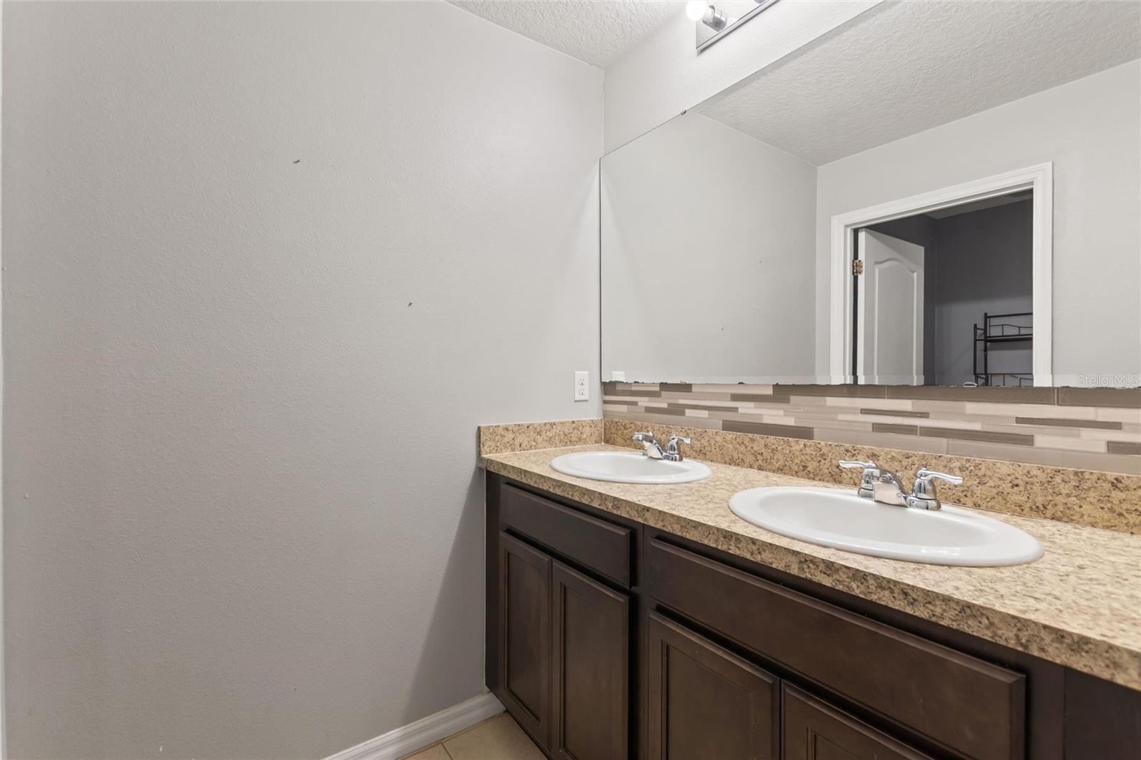 519 Oakhurst Way Property Photo 26
