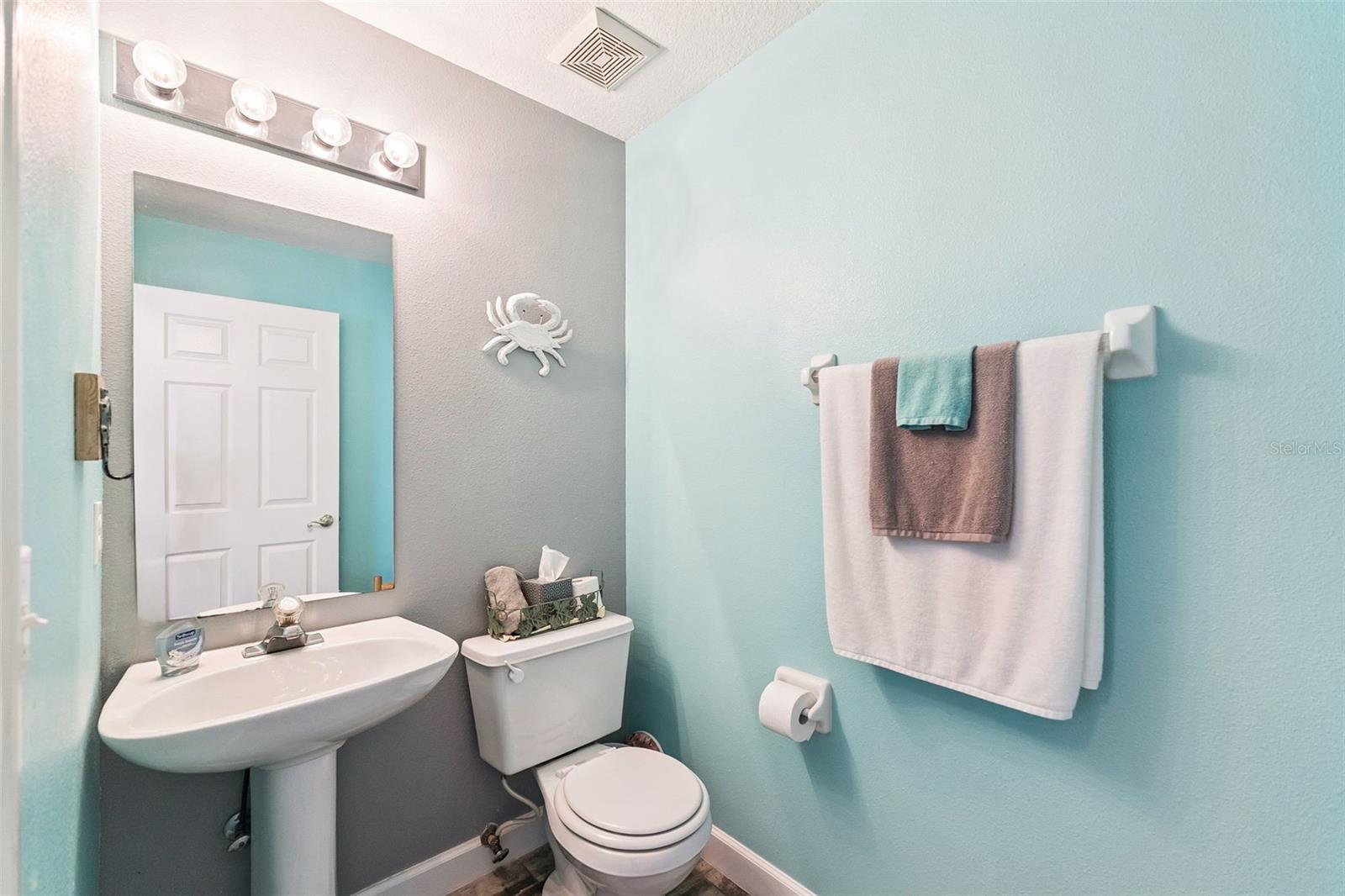 1483 Surrey Park Dr Property Photo 23