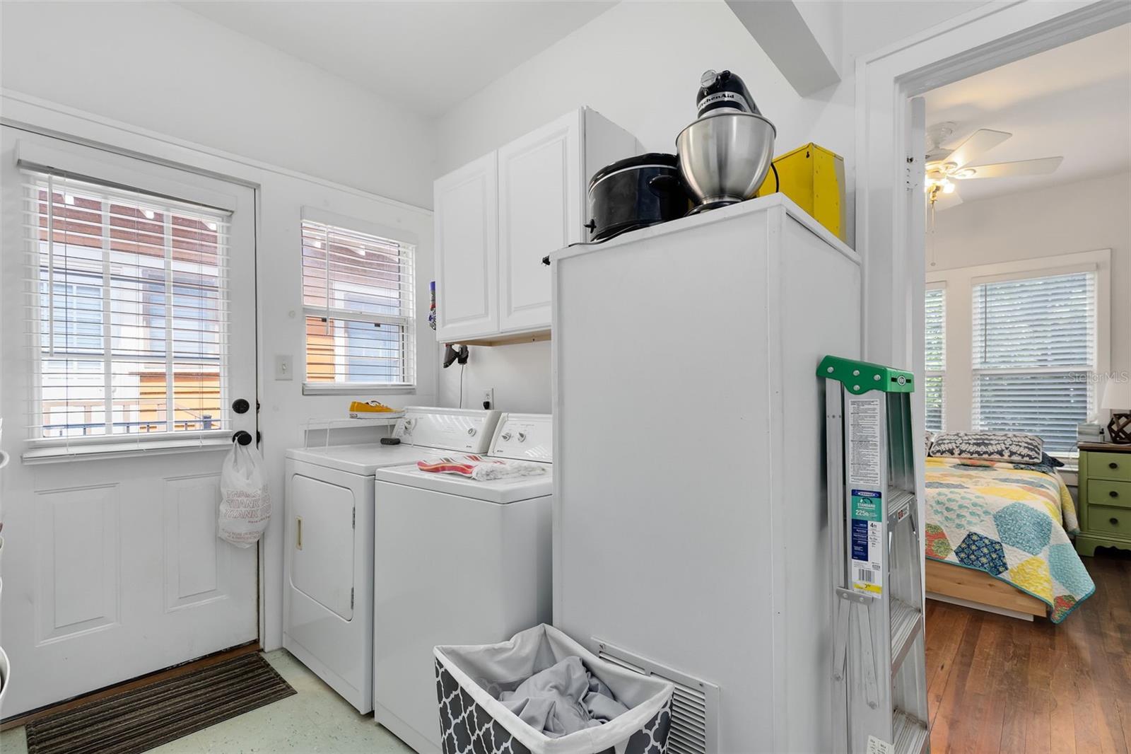 1415 E Amelia St Property Photo 11