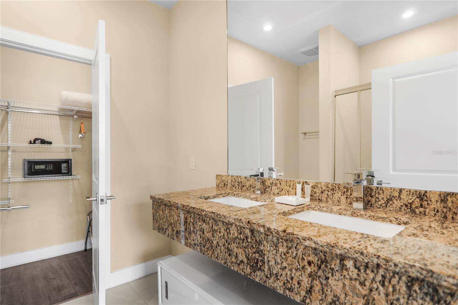 7605 Recife Dr Property Photo 25