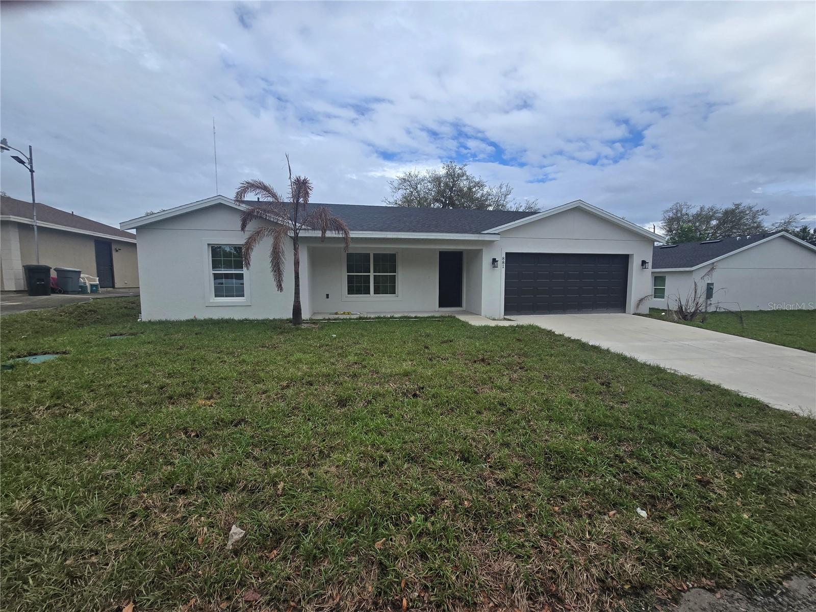 895 S CEDAR AVE