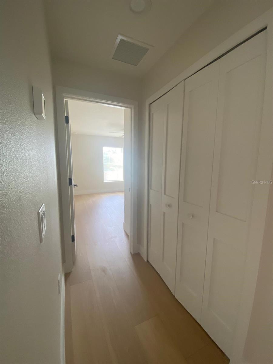 895 S Cedar Ave Property Photo 6