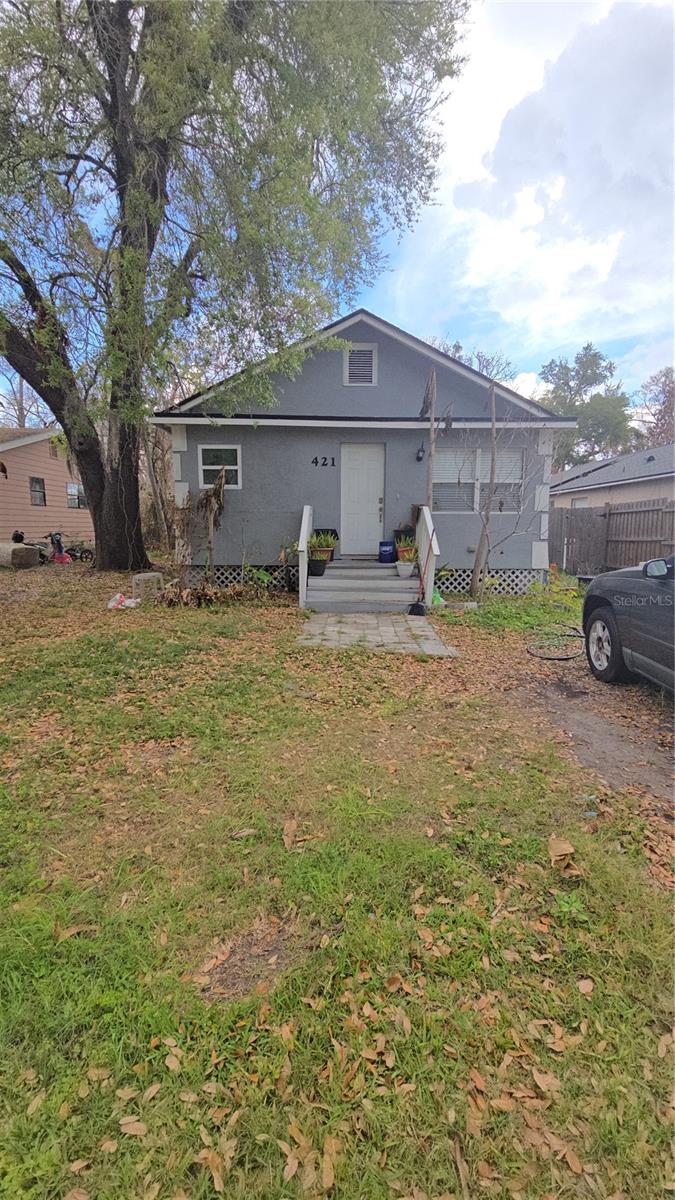 421 1st St Property Photo 1