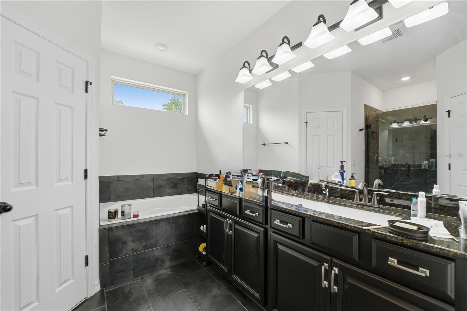 3129 Pinenut Dr Property Photo 30