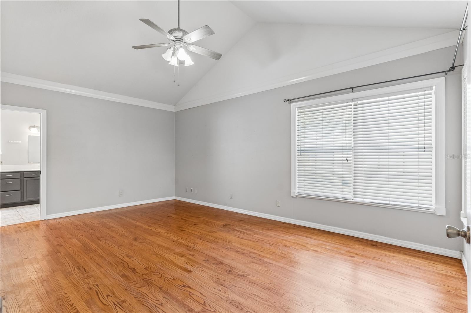 37 E Vanderbilt St Property Photo 13
