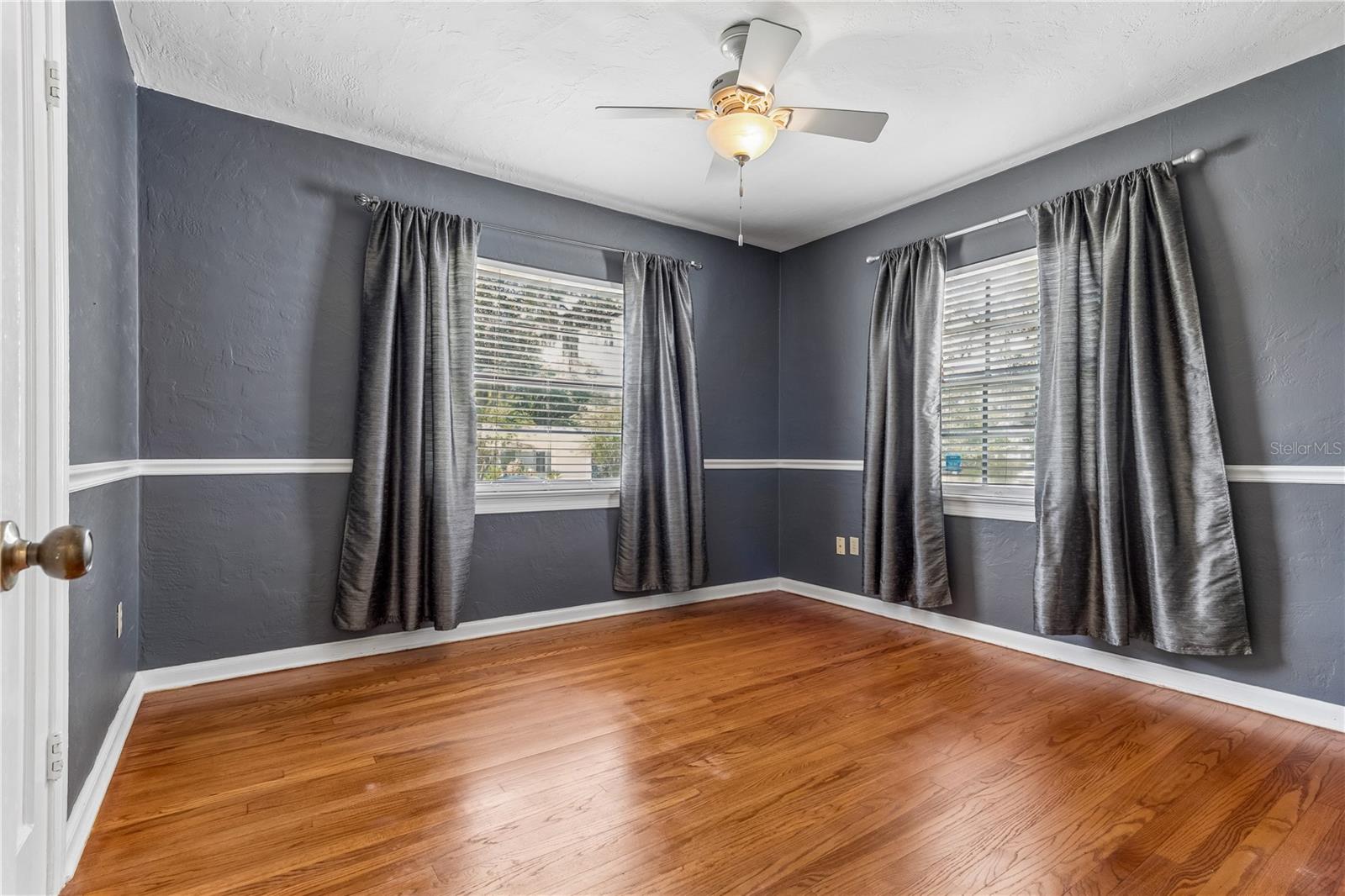 37 E Vanderbilt St Property Photo 21
