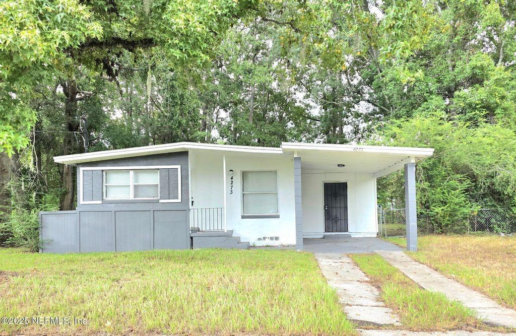 4273 KATANGA DR N