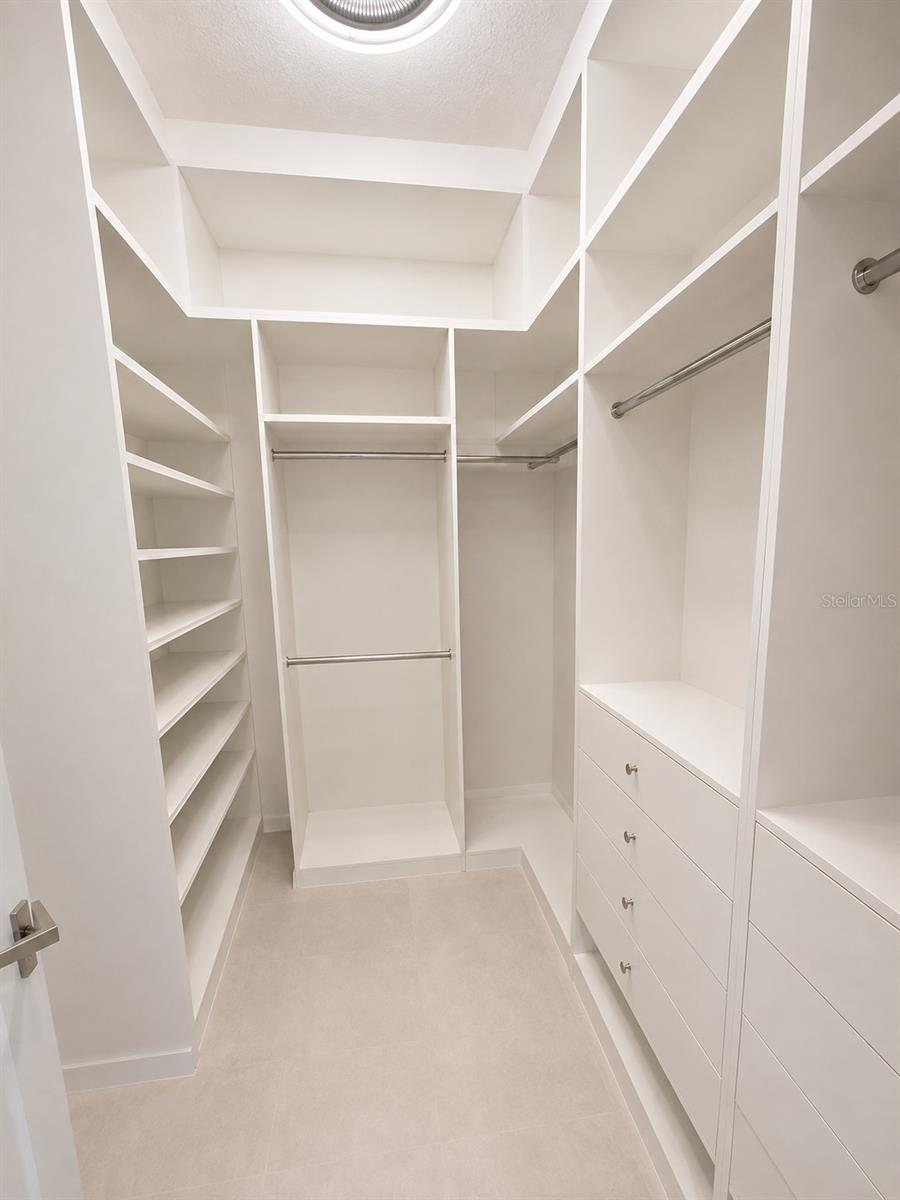 12640 Salomon Cove Dr Property Photo 33