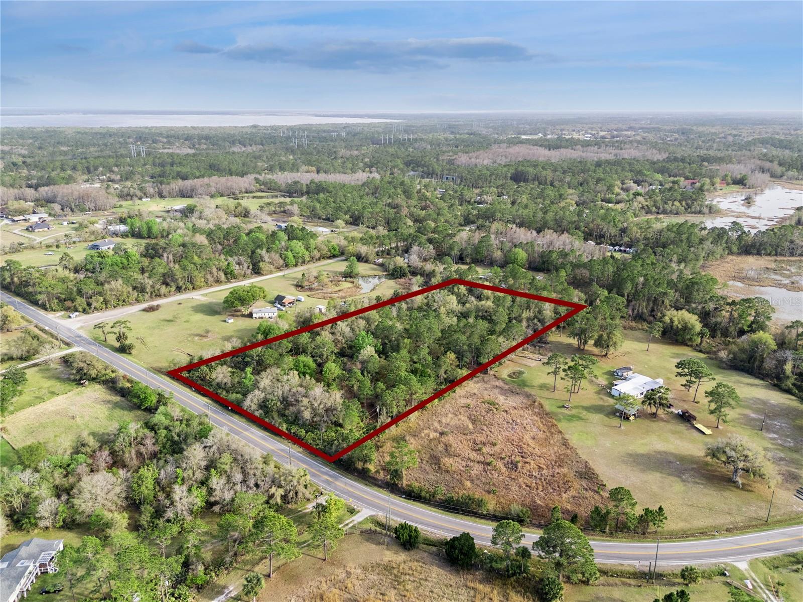 541 E Osceola Rd Property Photo 4