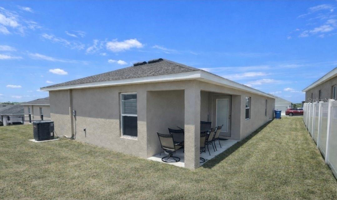1540 Fleur Dr Property Photo 2