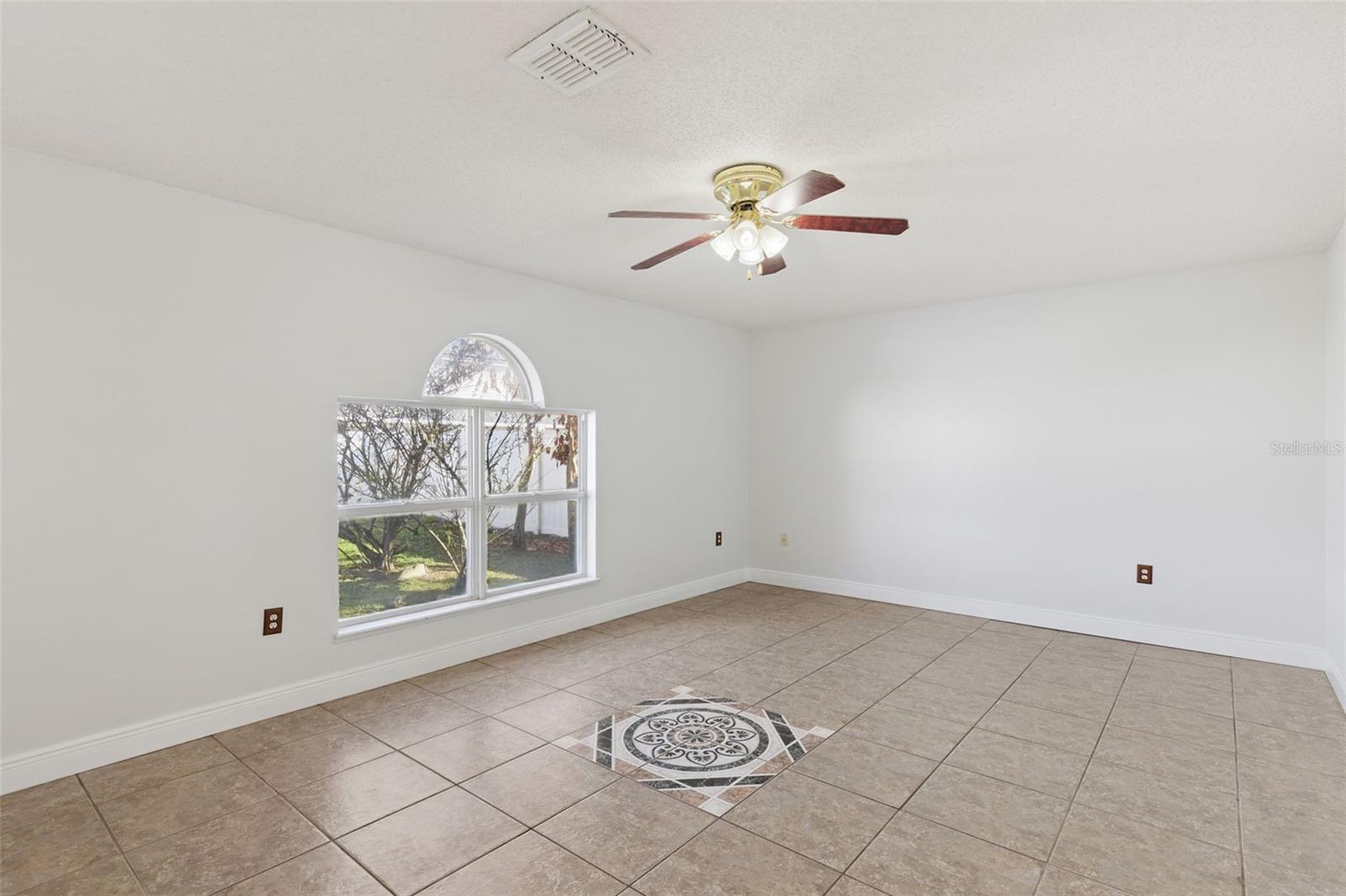 11245 Dacre Ln Property Photo 6