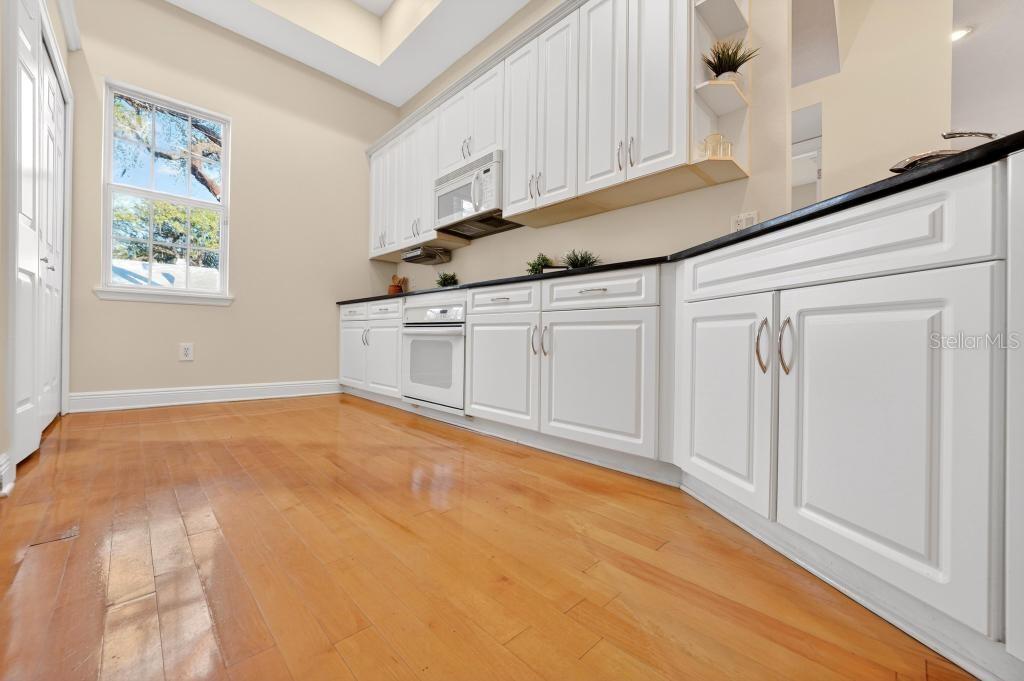 548 S Hyer Ave #1 Property Photo 70