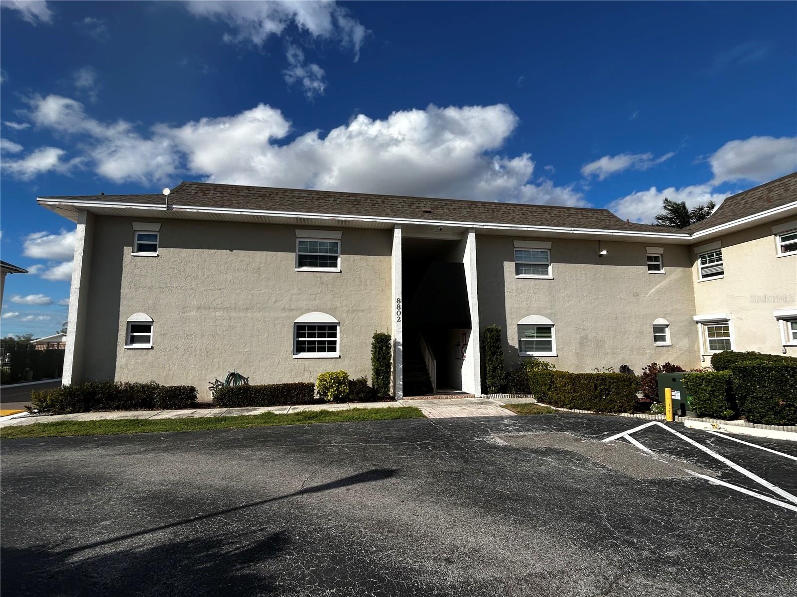 8802 Bay Pointe Dr #102 Property Photo 1