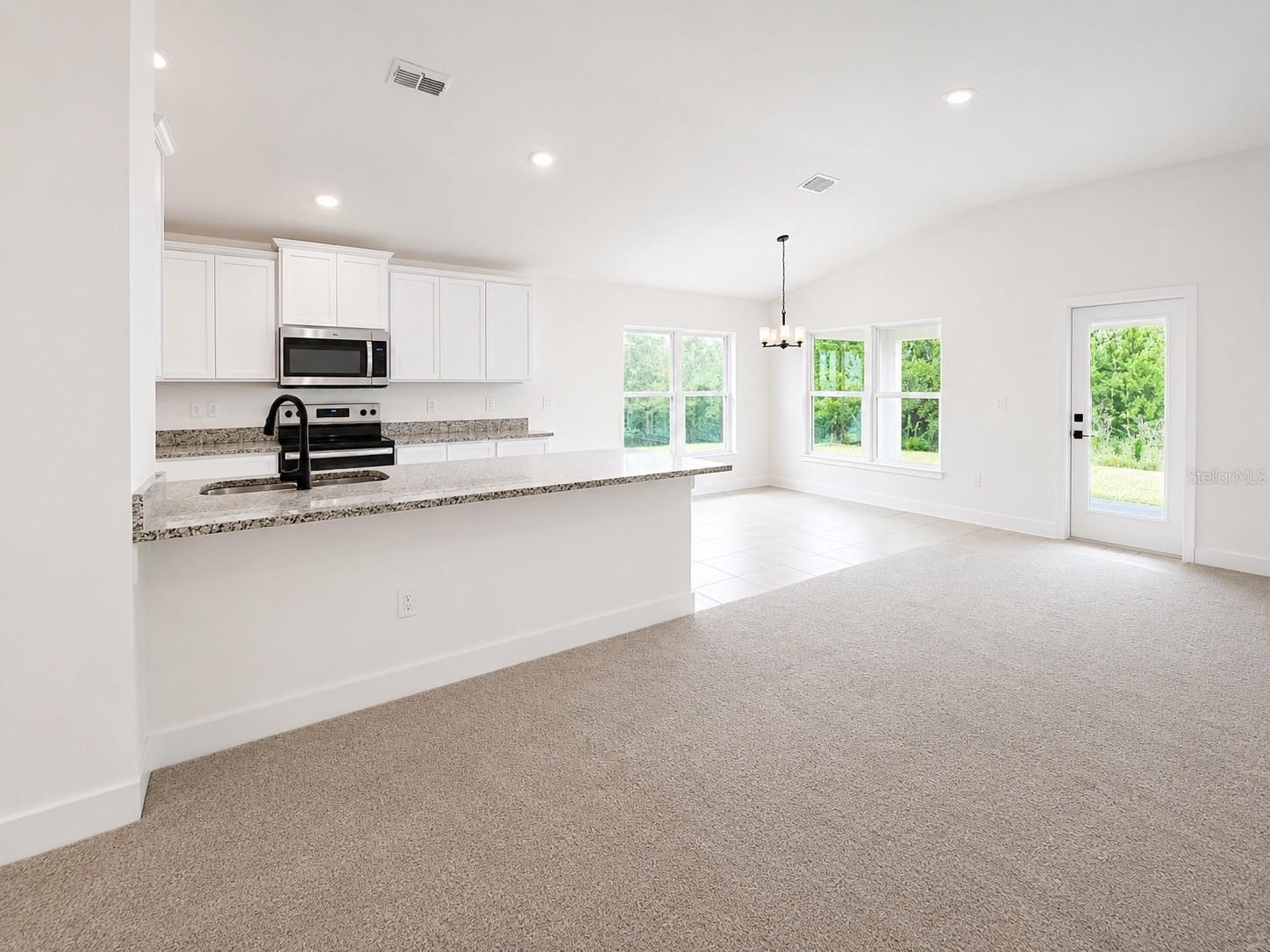 7618 Bent Tree Loop Property Photo 4