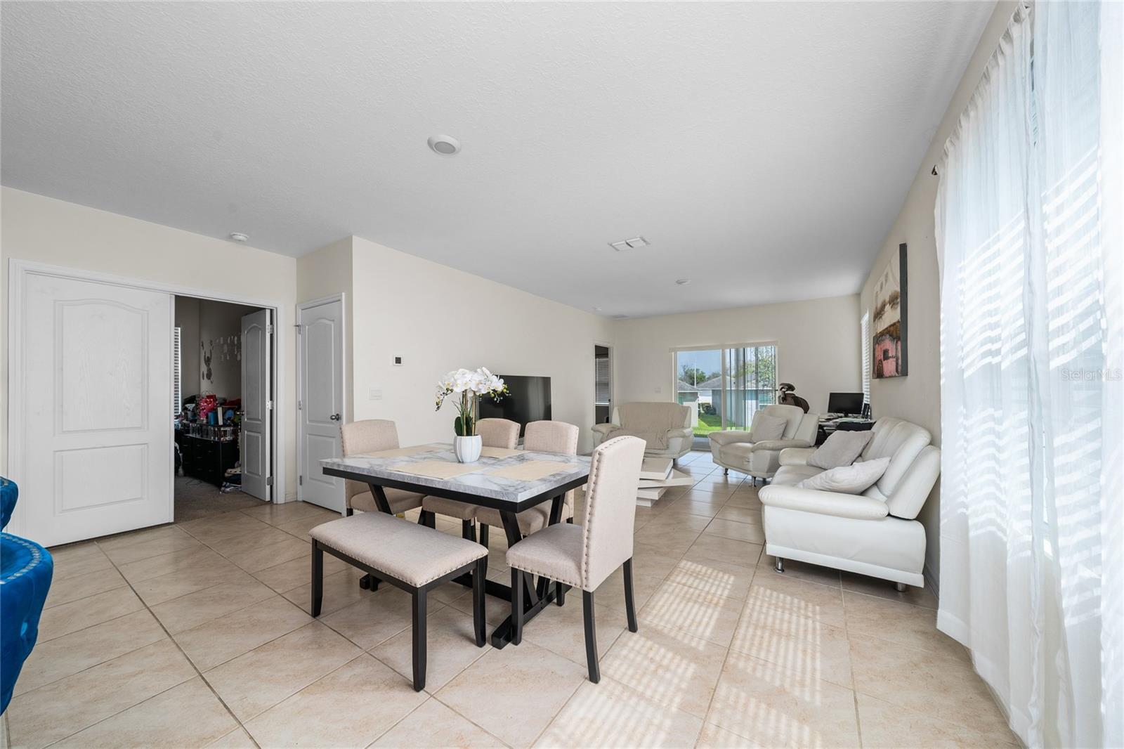 1107 Cascade Dr Property Photo 6